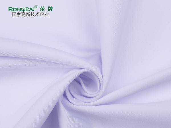 828#蓝光白 精密纺双面卡新材料医护面料